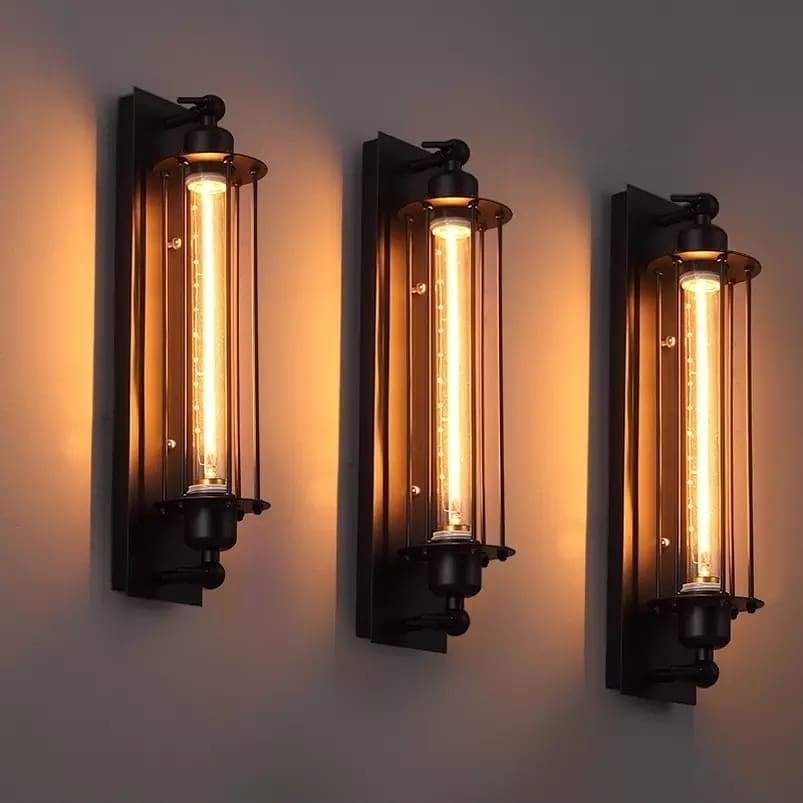 Industrial Wall Lamp With Adjustable Heads
